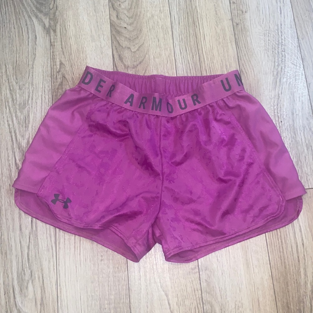 EUC Under Armour loose fit shorts
